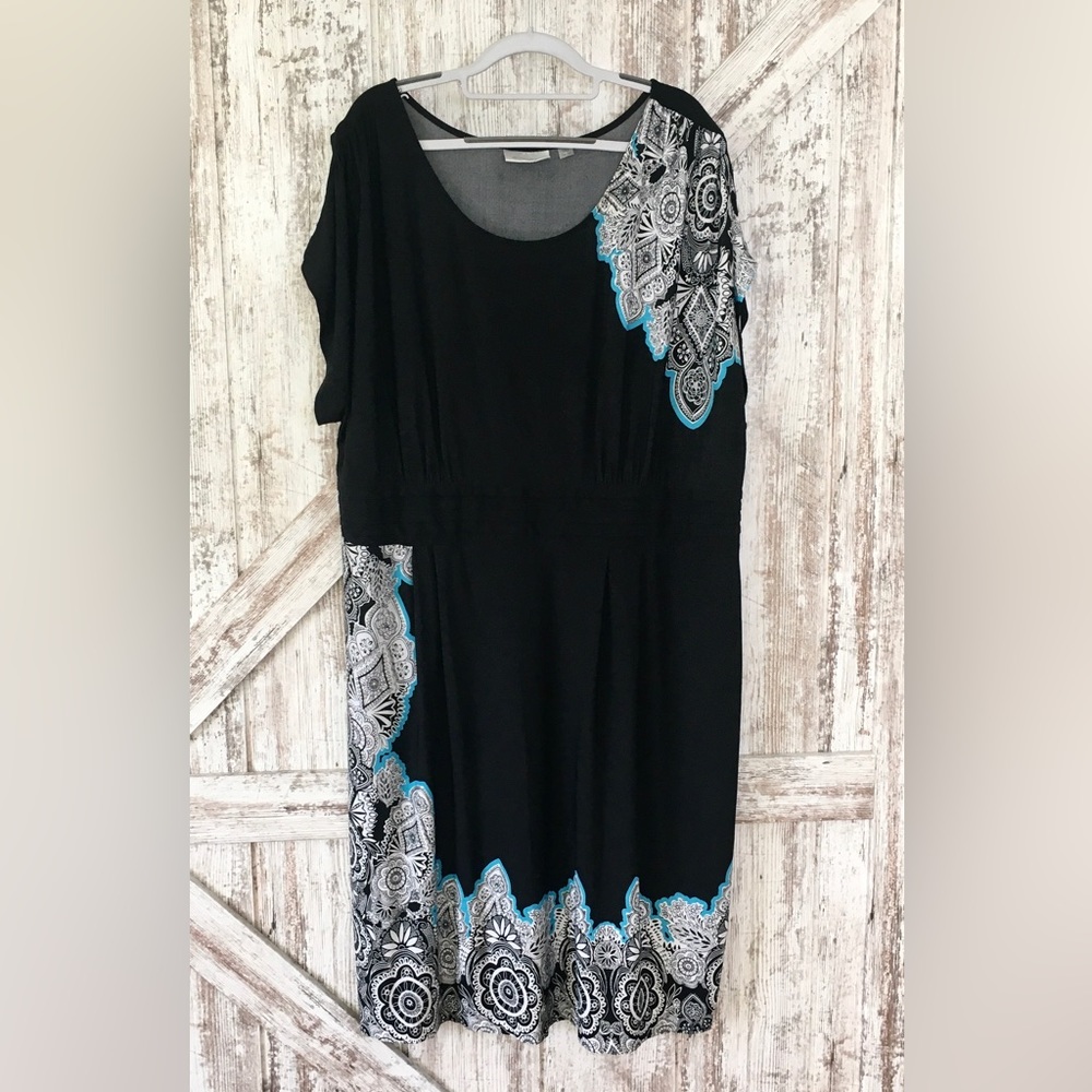 Avenue Black Geometric/Mandala Kimono Sleeve Dress
